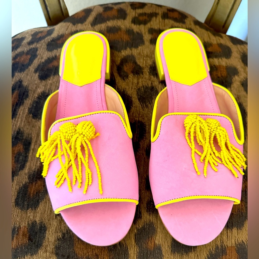 NWT Schutz Jannis Flat Pink Open Toe Slip On Embellished Tassel Sandals SZ 38.5